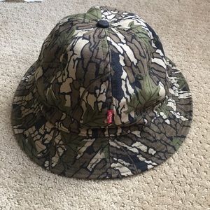 Supreme X Levi’s camp bucket hat.